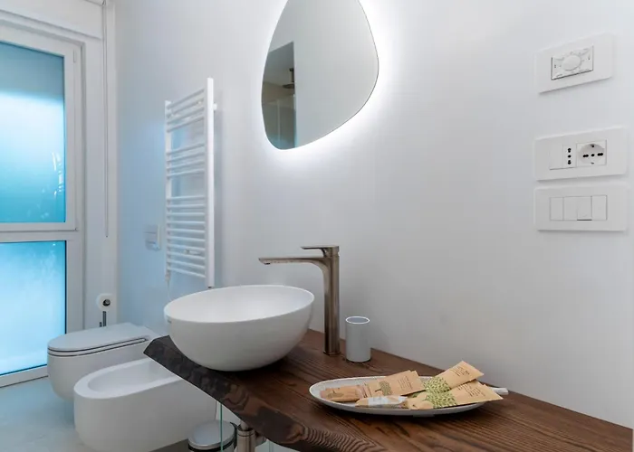 Hotiday 朱利亚诺瓦