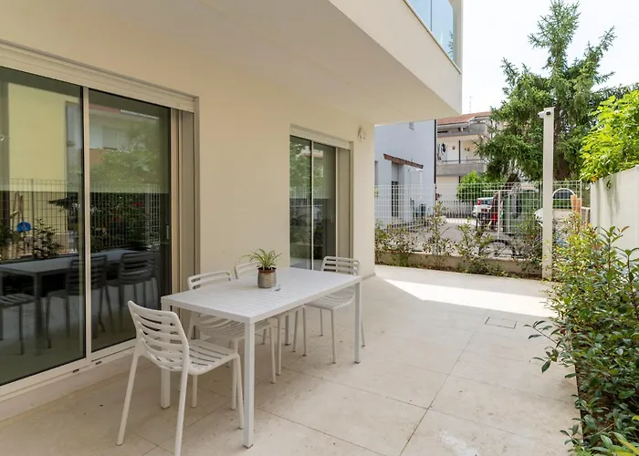 Hotiday 朱利亚诺瓦